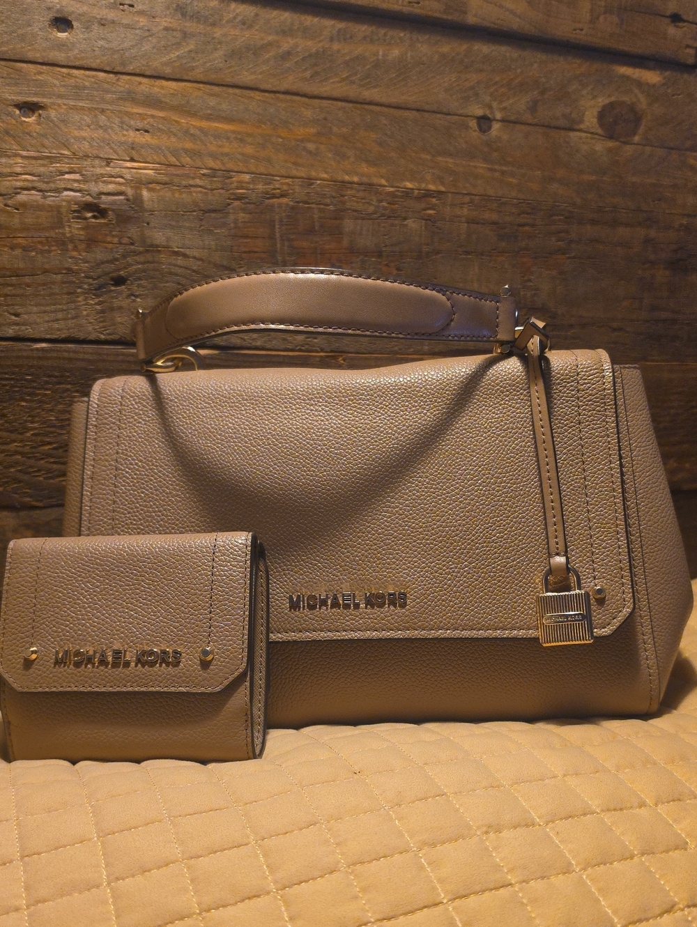 Michael Kors HAYES Satchel Crossbody  Wallet Set Includes Padlock Handbag Charm